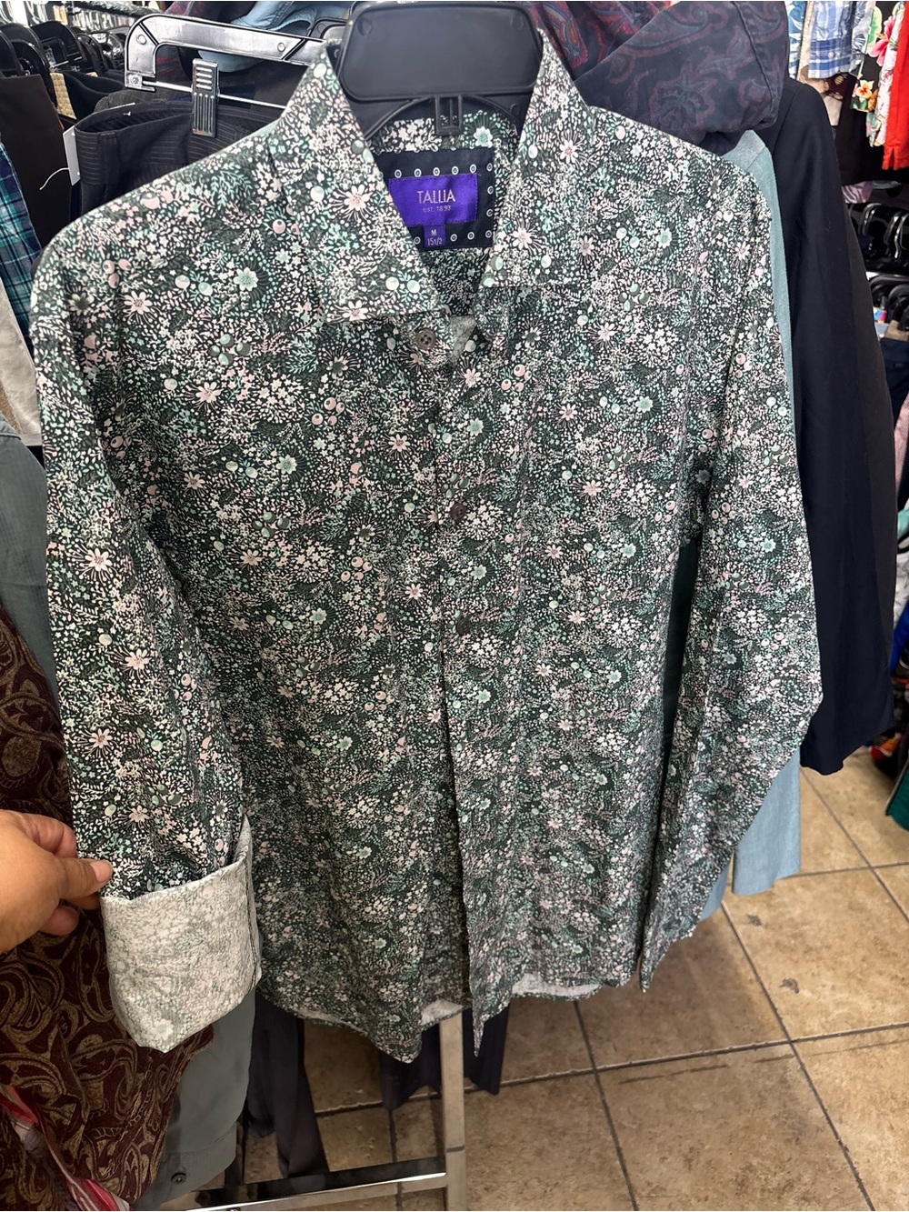 TALLIA Green Floral Button-Down Shirt